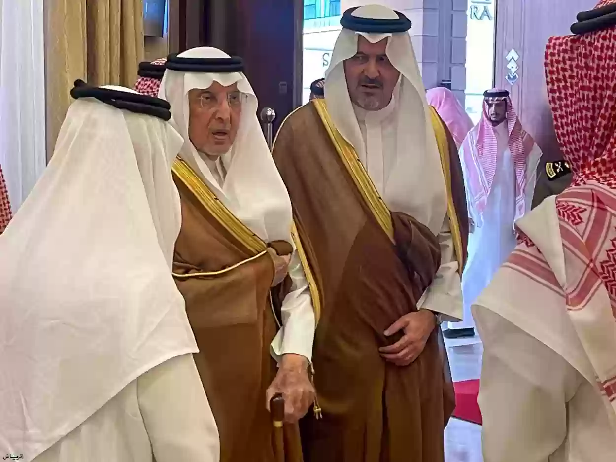 الأمير خالد الفيصل يُقدم باقة من العزاء بصورة تعبيرية 